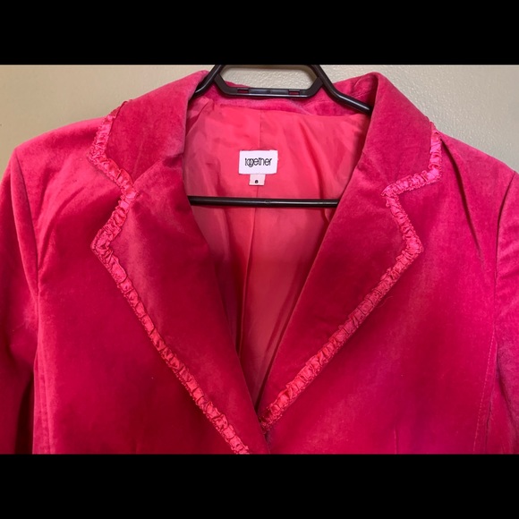 Blazer - Picture 3 of 6